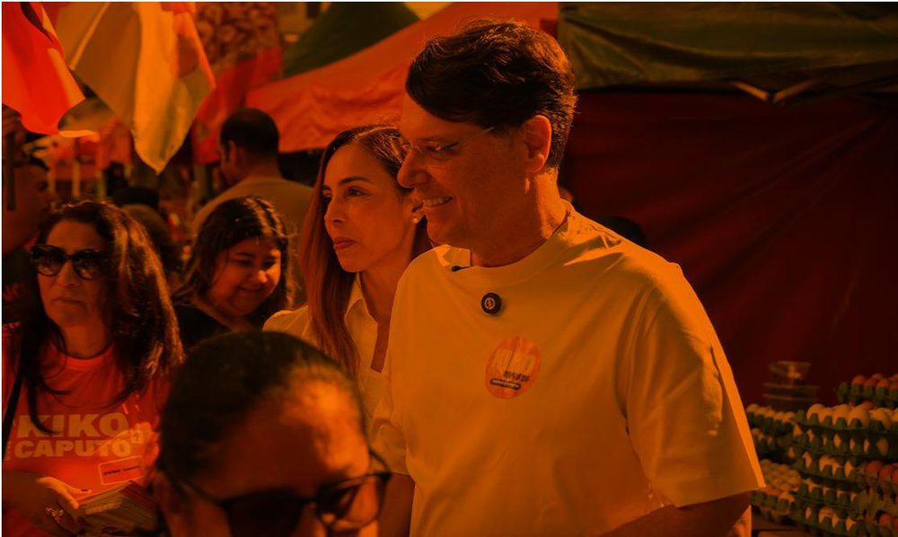 Kiko Caputo em caminhada de campanha